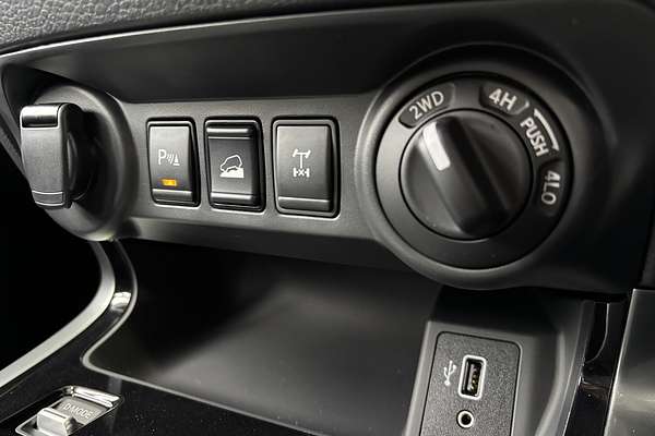 2024 Nissan Navara ST-X D23 4X4