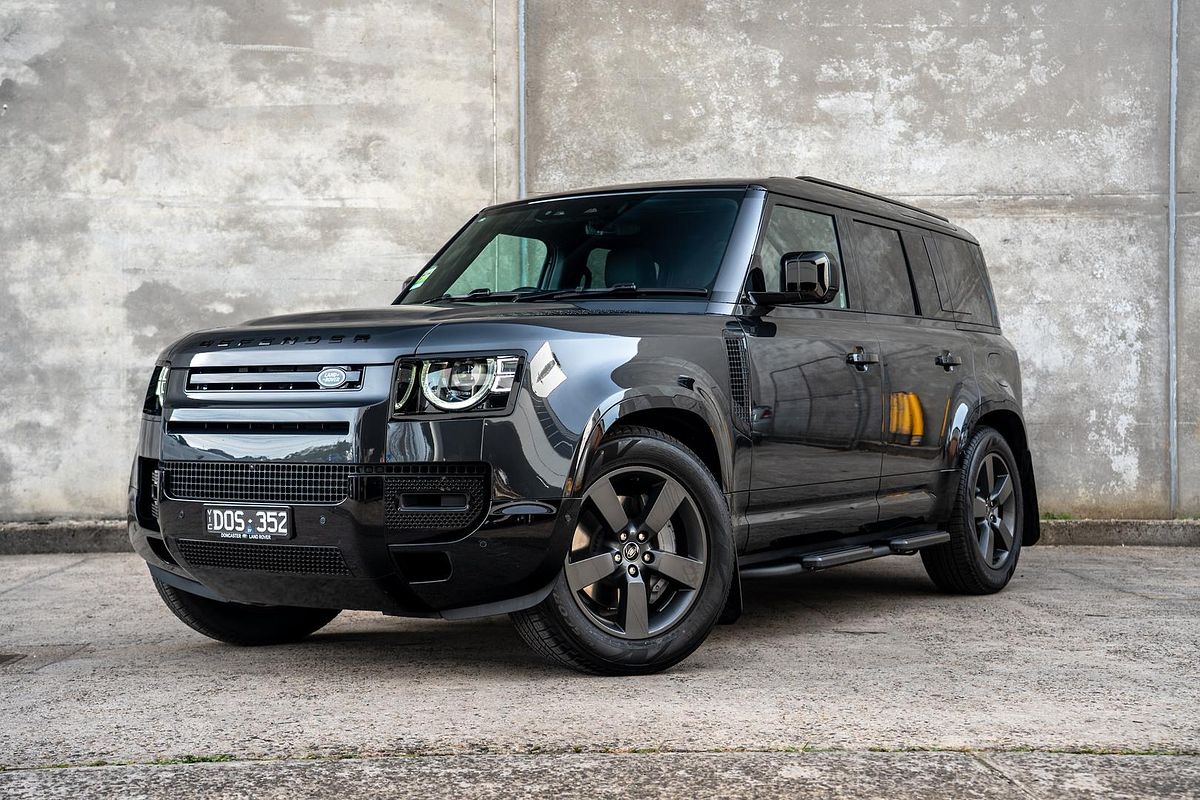 2025 Land Rover Defender 110 P400e X-Dynamic SE L663