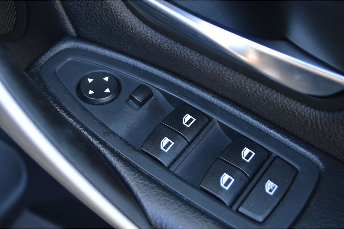 2013 BMW 3 Series 316i F30