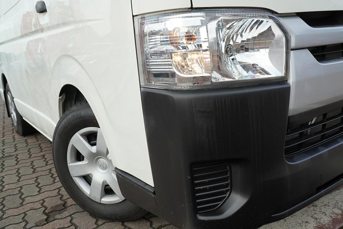 2018 Toyota Hiace TRH201R LWB