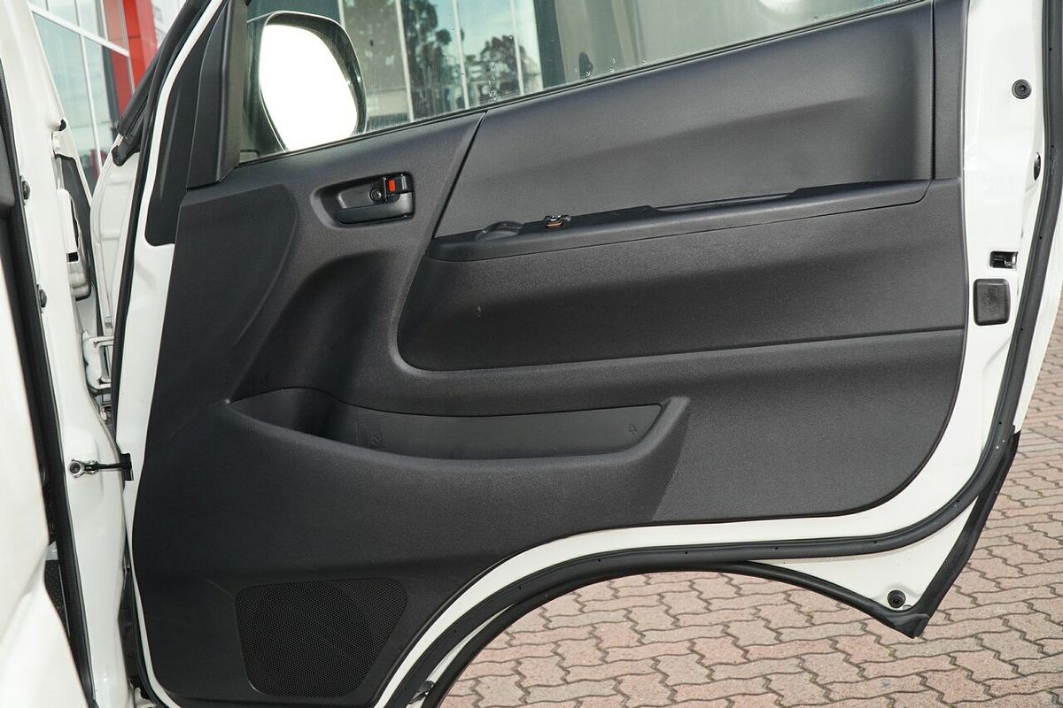 2018 Toyota Hiace TRH201R LWB