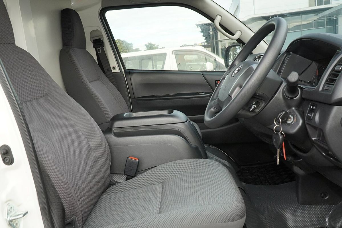 2018 Toyota Hiace TRH201R LWB