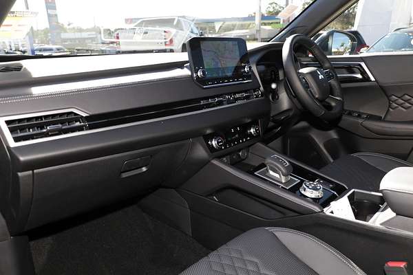 2025 Mitsubishi Outlander PHEV GSR ZM