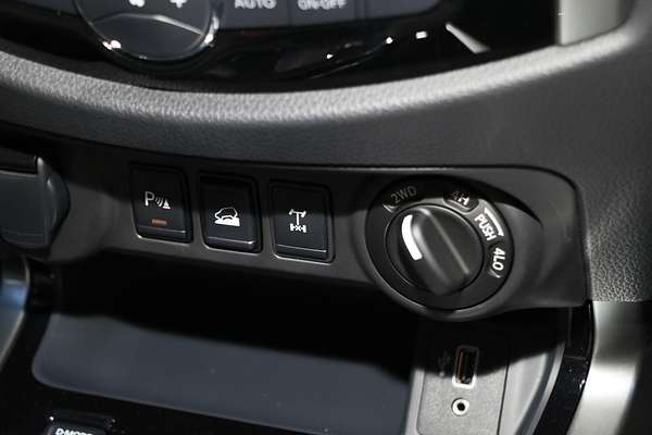 2024 Nissan Navara ST-X D23 4X4