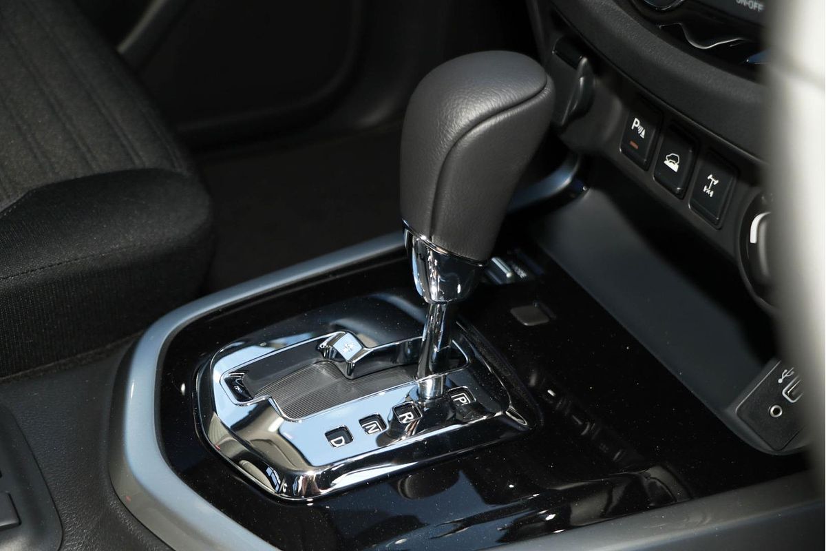 2024 Nissan Navara ST-X D23 4X4