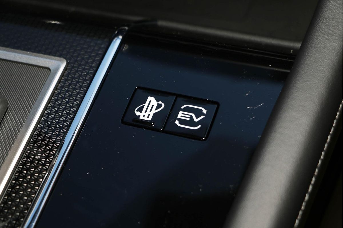 2025 Mitsubishi Outlander PHEV GSR ZM