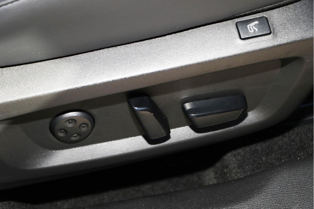 2025 Mitsubishi Outlander PHEV GSR ZM