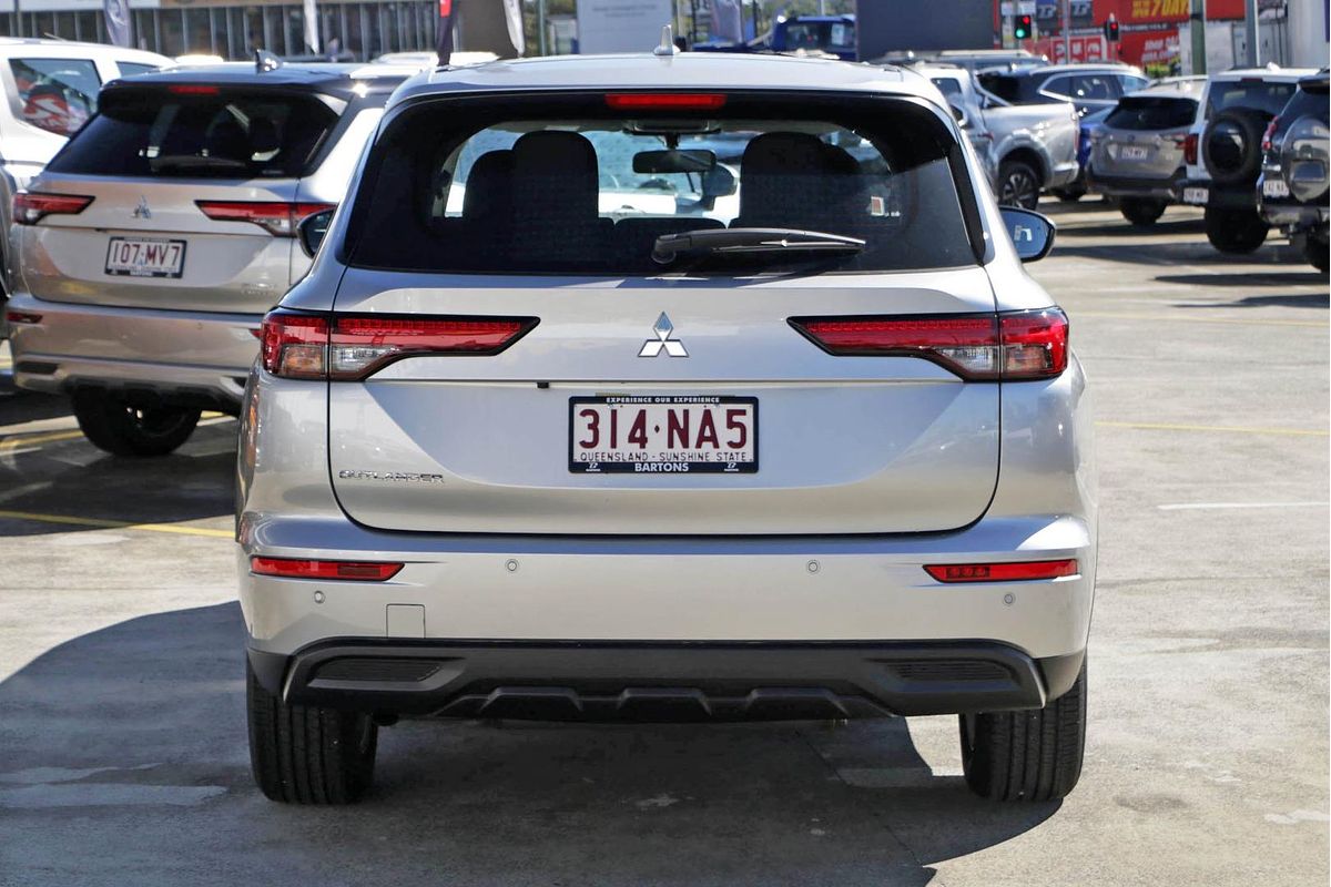 2024 Mitsubishi Outlander ES ZM
