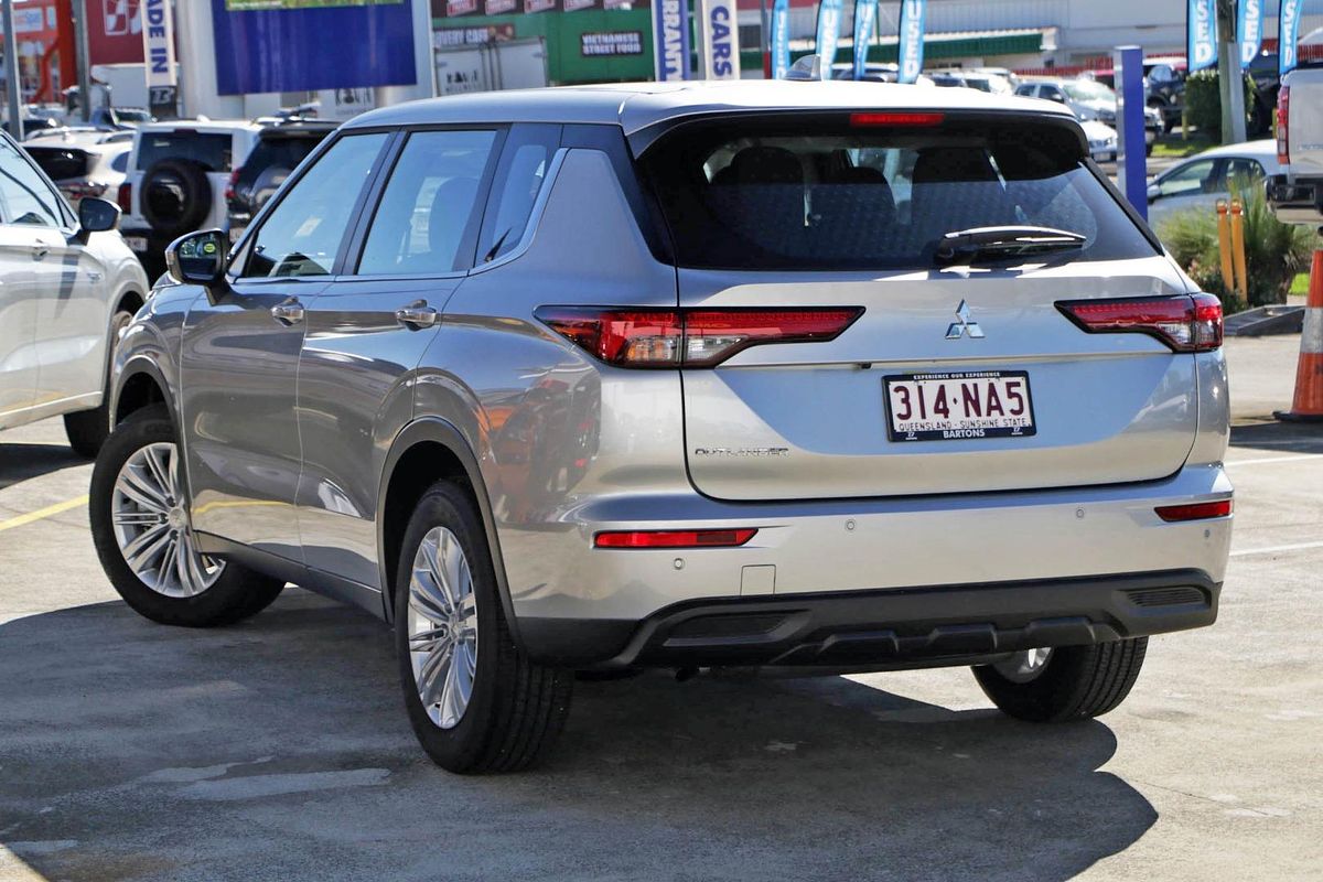 2024 Mitsubishi Outlander ES ZM