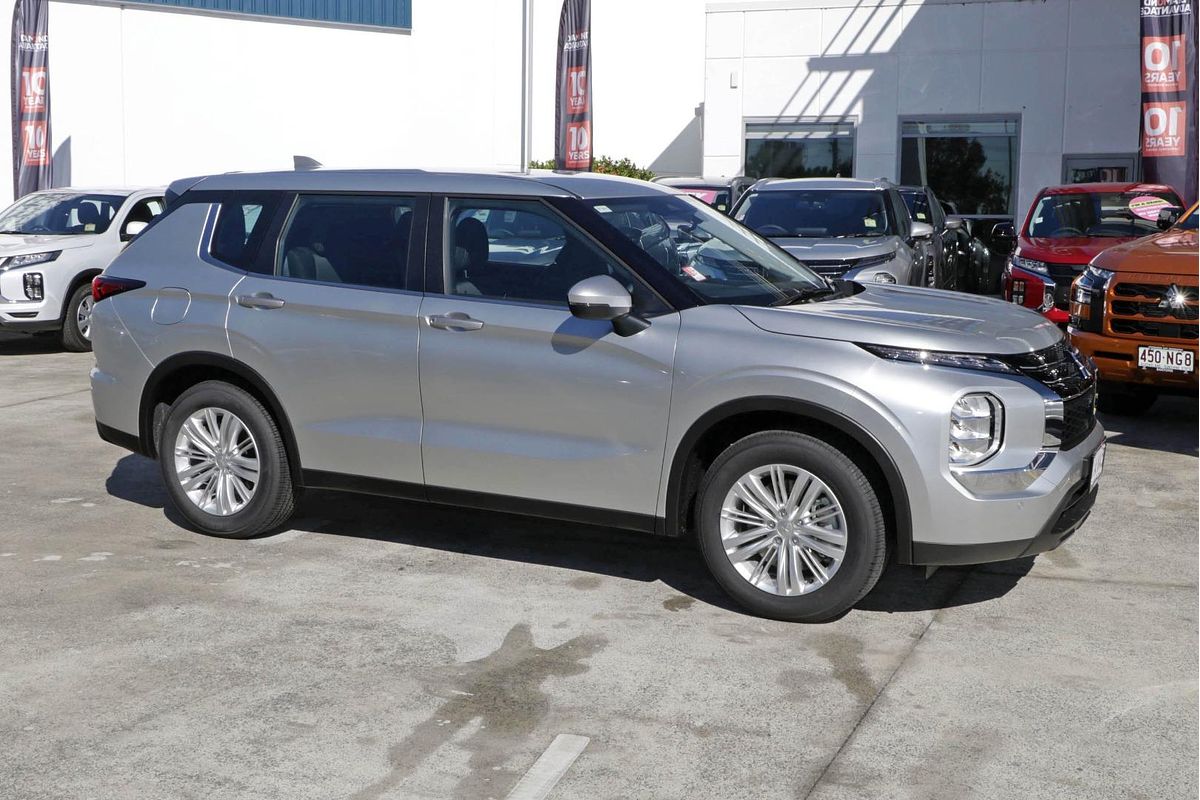 2024 Mitsubishi Outlander ES ZM