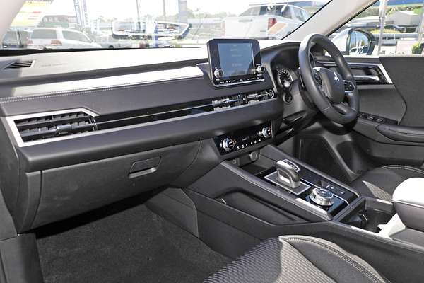 2024 Mitsubishi Outlander ES ZM