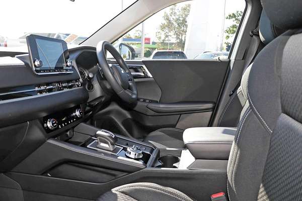 2024 Mitsubishi Outlander ES ZM