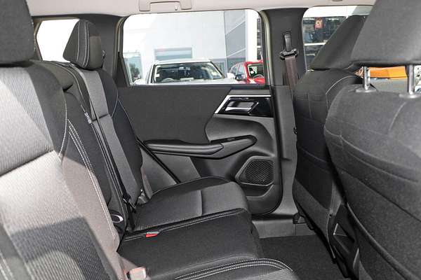 2024 Mitsubishi Outlander ES ZM