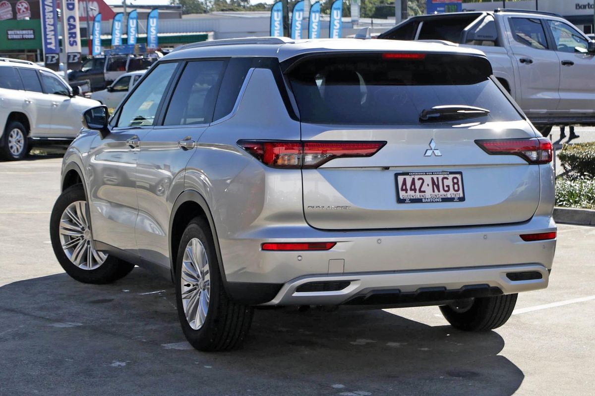 2024 Mitsubishi Outlander LS ZM