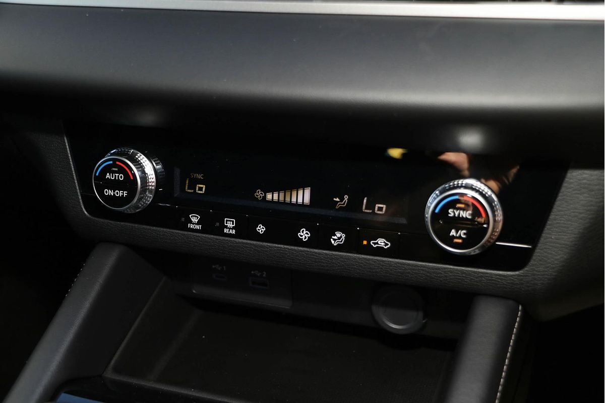 2024 Mitsubishi Outlander ES ZM