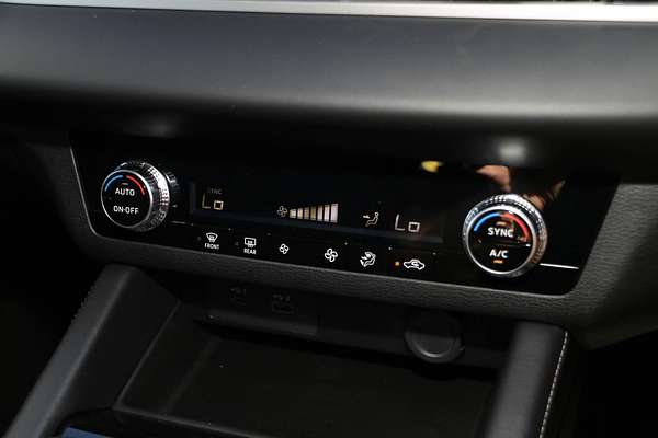 2024 Mitsubishi Outlander ES ZM