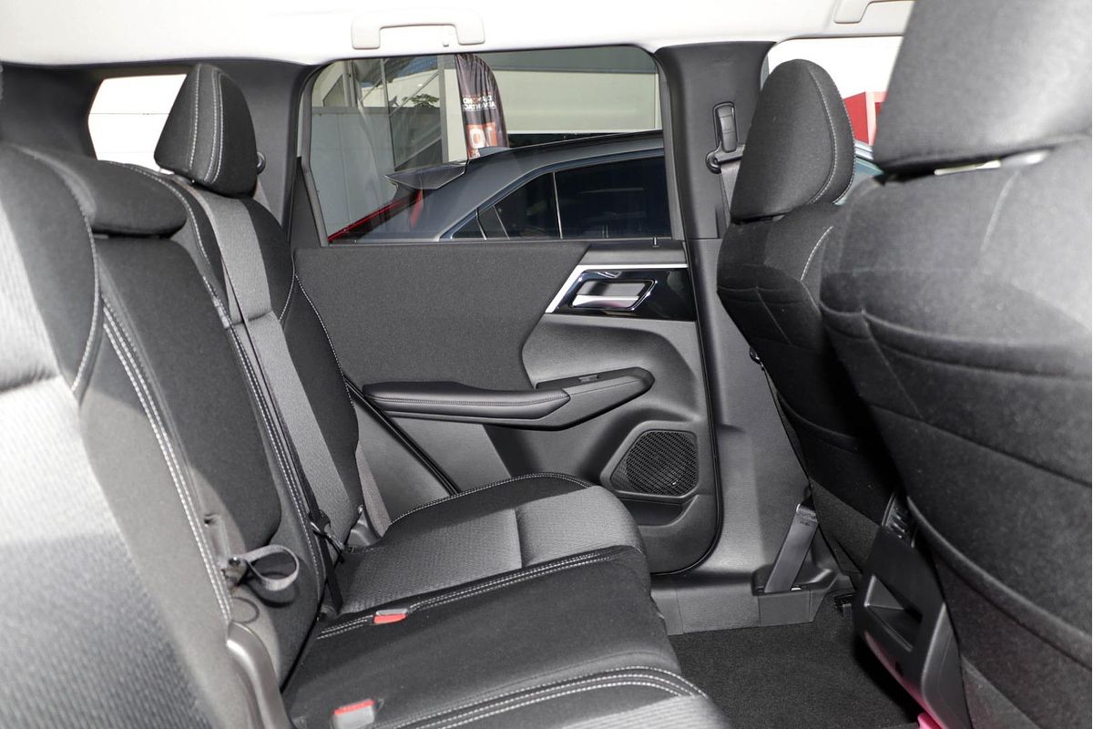 2024 Mitsubishi Outlander LS ZM