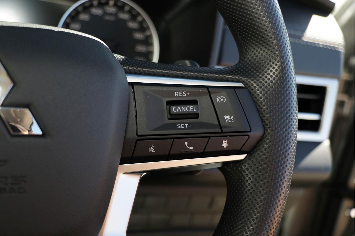 2024 Mitsubishi Outlander ES ZM