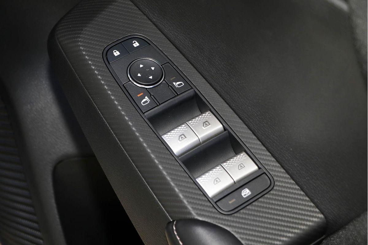 2024 Mitsubishi Outlander ES ZM