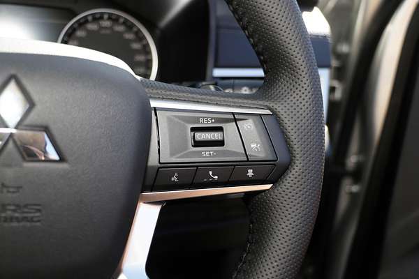 2024 Mitsubishi Outlander LS ZM