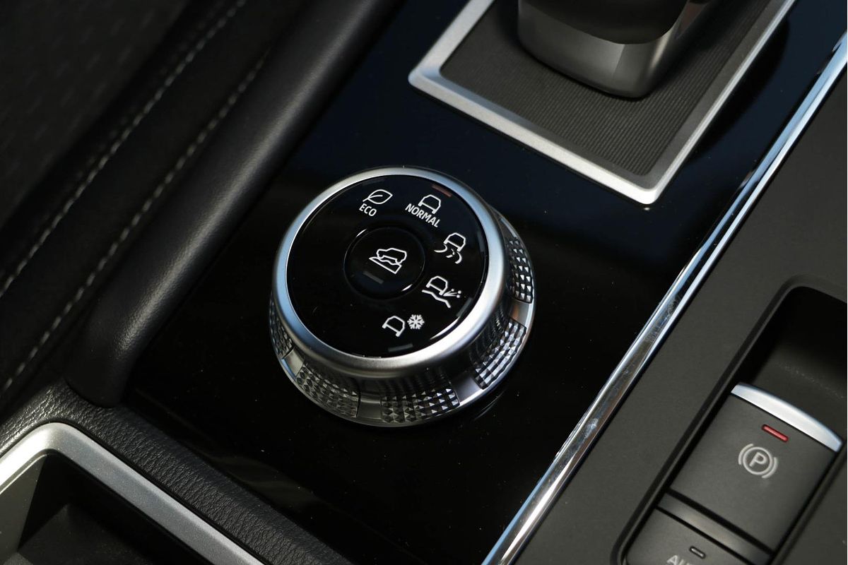2024 Mitsubishi Outlander LS ZM