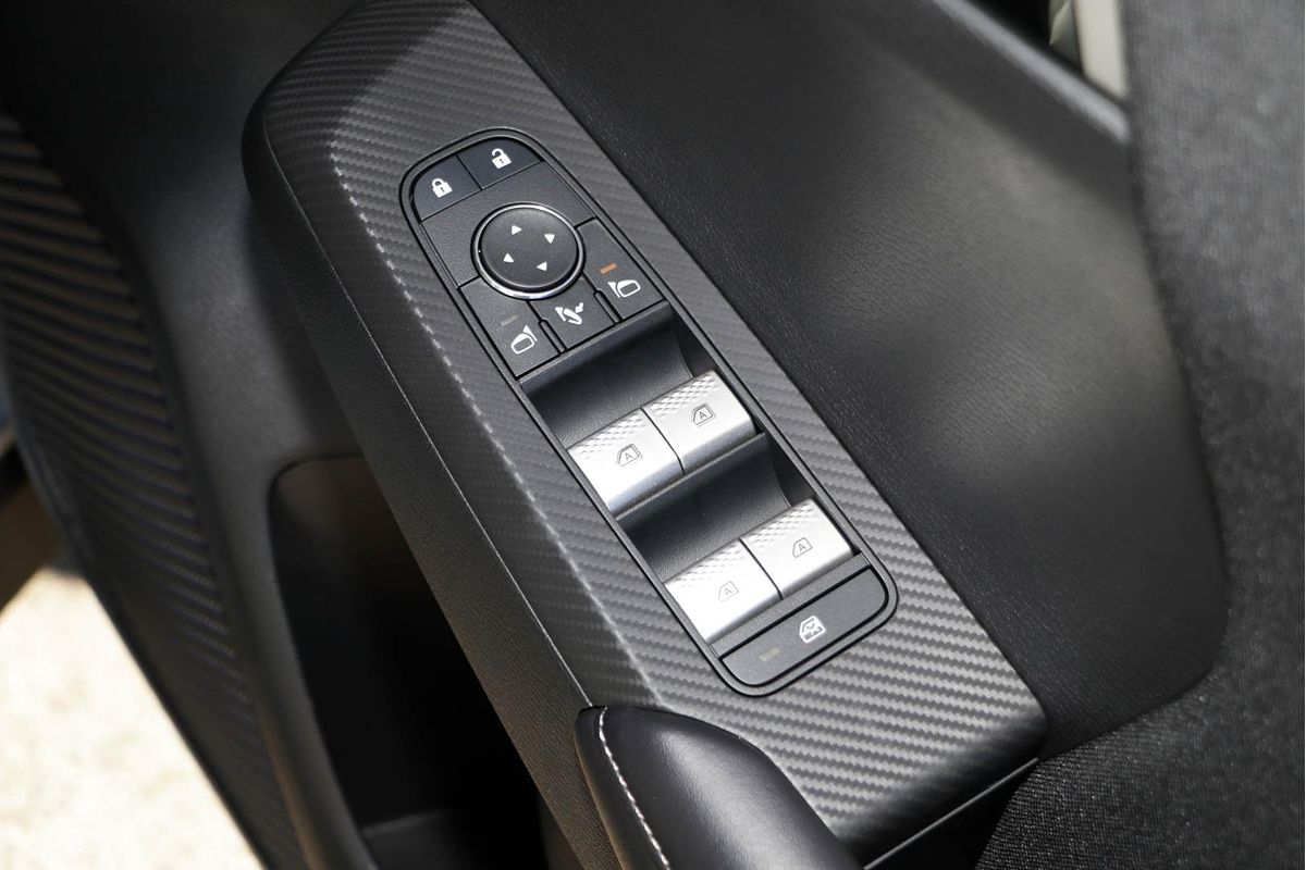 2024 Mitsubishi Outlander LS ZM