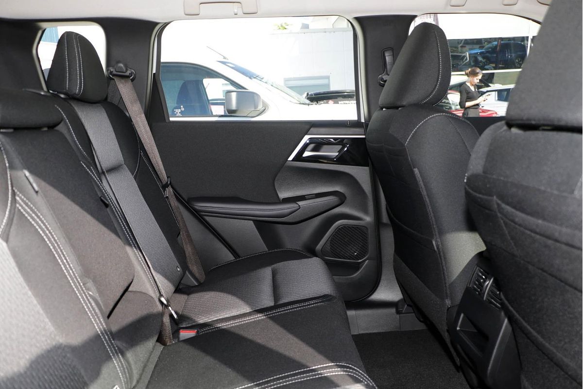 2025 Mitsubishi Outlander PHEV ES ZM