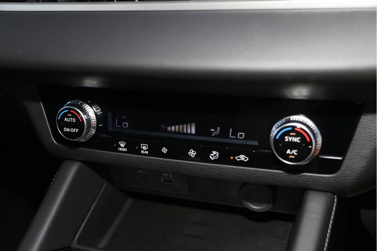 2025 Mitsubishi Outlander PHEV ES ZM