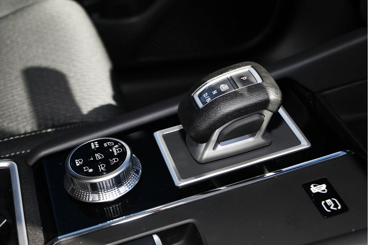 2025 Mitsubishi Outlander PHEV ES ZM