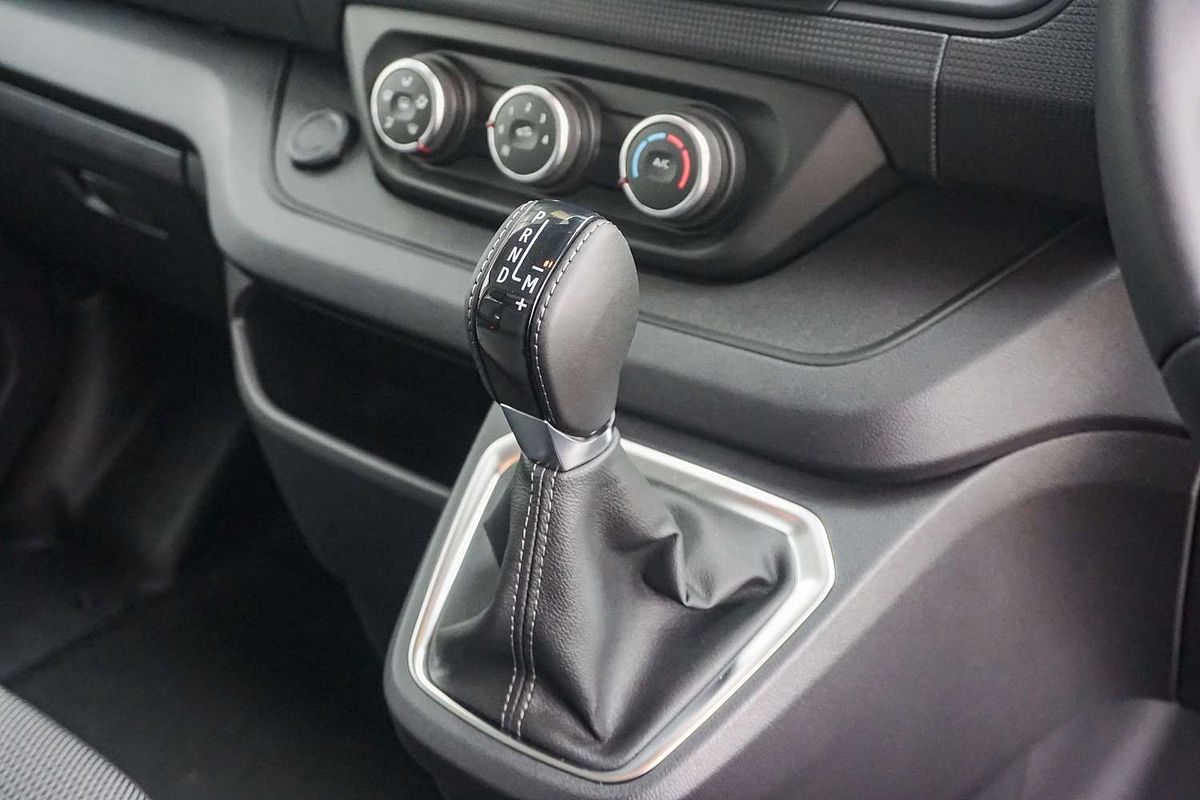 2024 Renault Trafic Premium X82 LWB