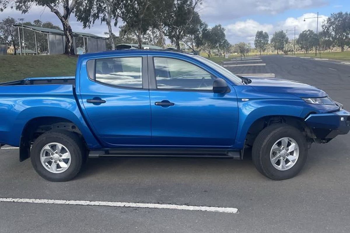 2023 Mitsubishi Triton GLX+ MR 4X4