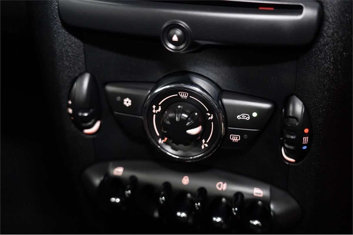 2011 MINI Hatch Ray R56 LCI