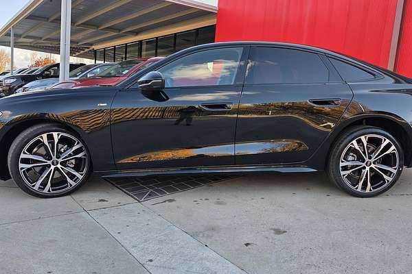 2025 Audi A5 TFSI 150kW S line B10