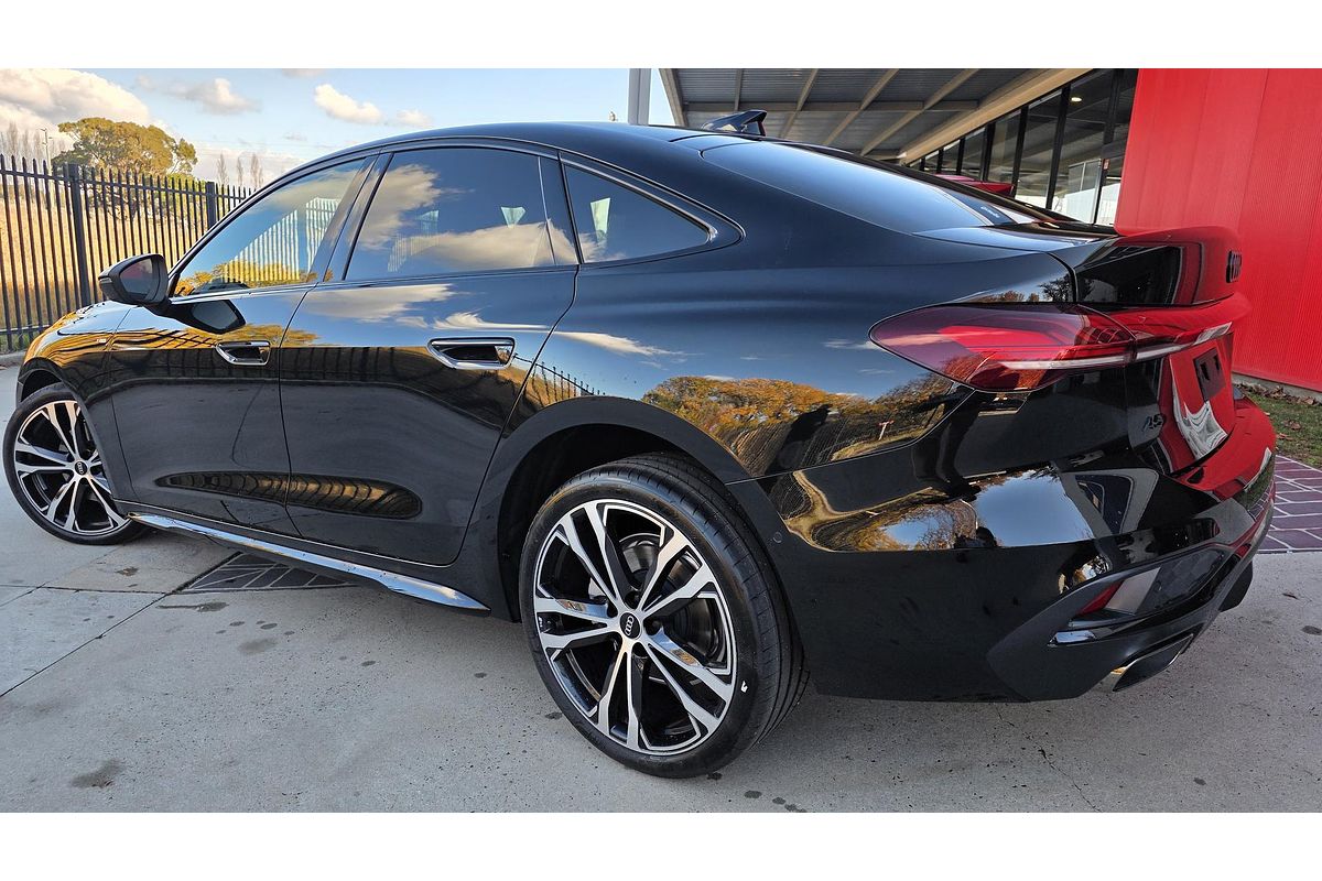 2025 Audi A5 TFSI 150kW S line B10