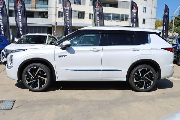 2025 Mitsubishi Outlander PHEV Exceed ZM