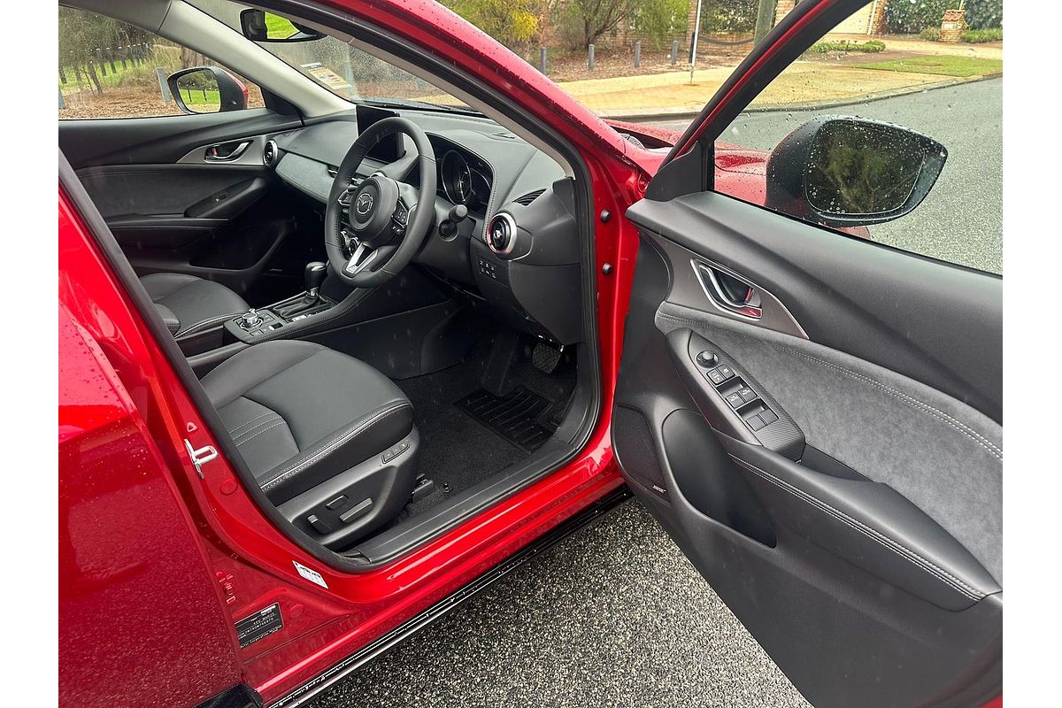 2025 Mazda CX-3 G20 Akari DK