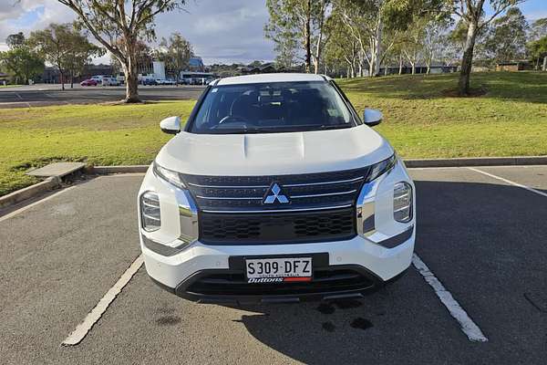 2024 Mitsubishi Outlander ES ZM