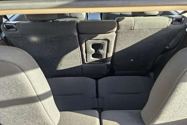 2024 Mitsubishi Outlander ES ZM