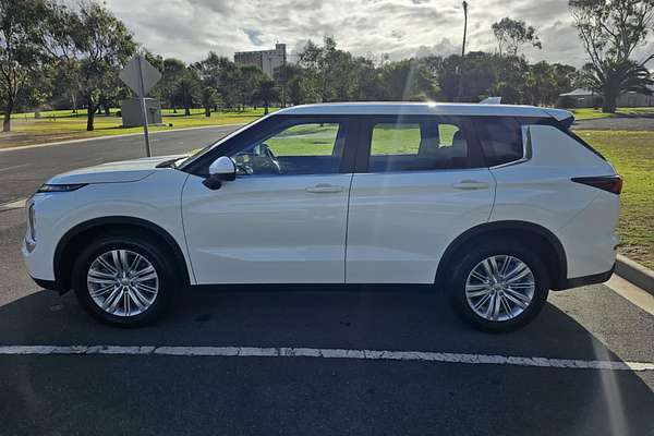 2024 Mitsubishi Outlander ES ZM