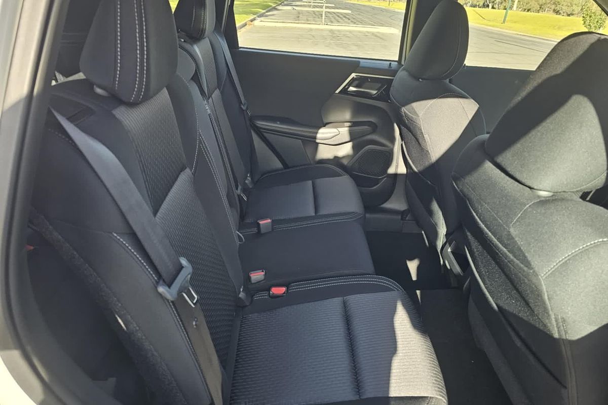 2024 Mitsubishi Outlander ES ZM