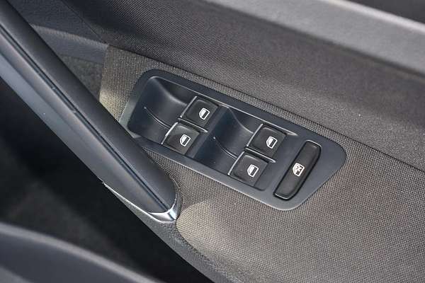 2015 Volkswagen Golf 103TSI Highline 7