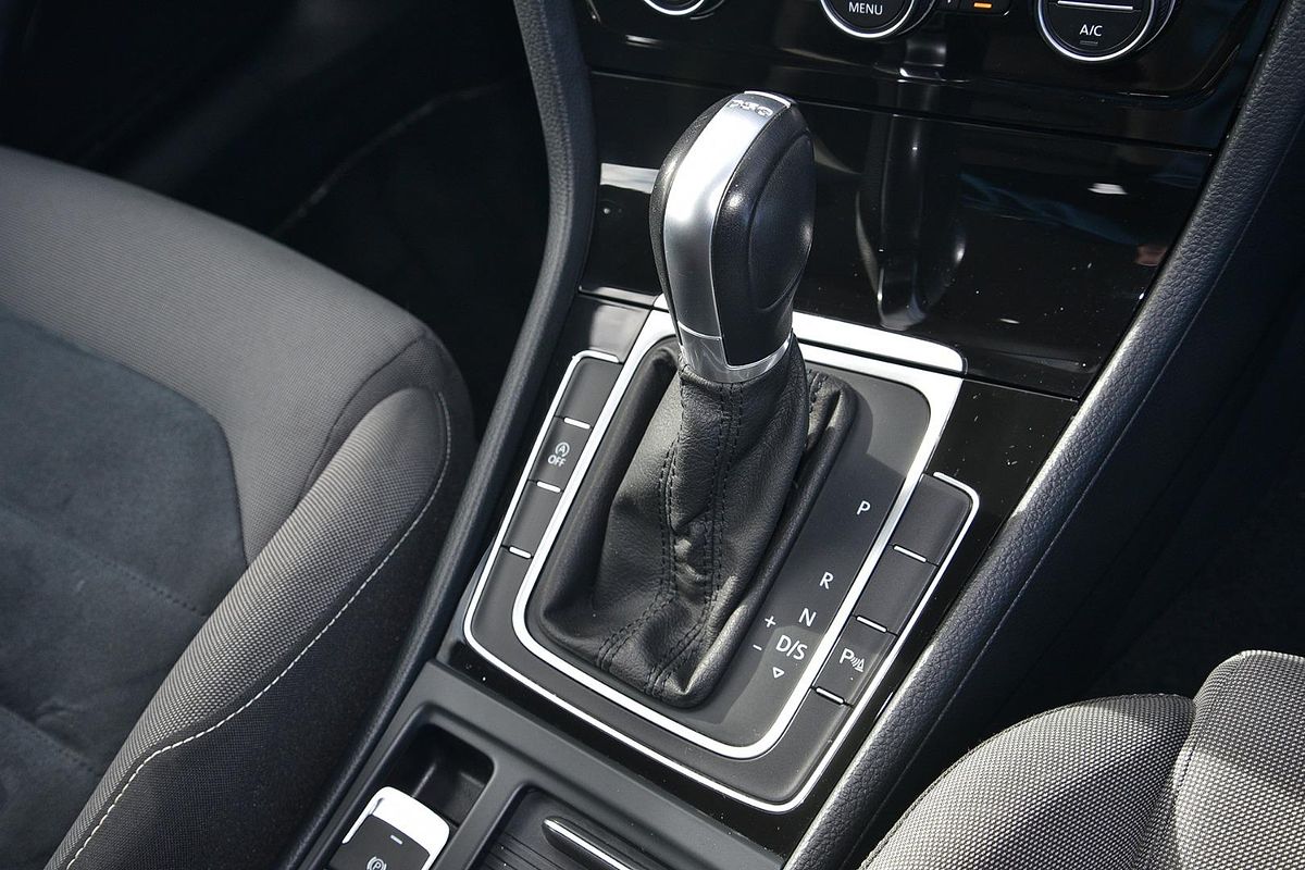 2015 Volkswagen Golf 103TSI Highline 7