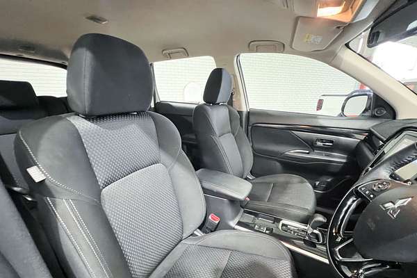 2021 Mitsubishi Outlander LS ZL