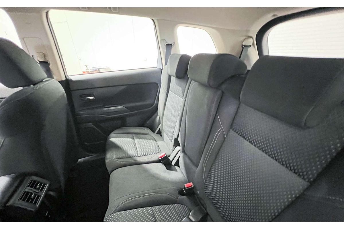 2021 Mitsubishi Outlander LS ZL