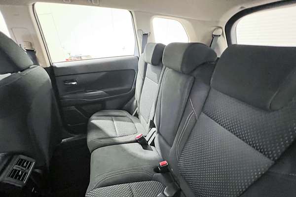 2021 Mitsubishi Outlander LS ZL