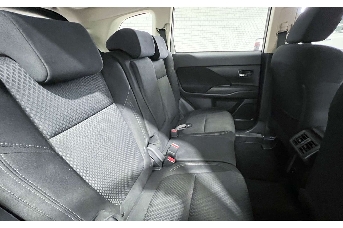 2021 Mitsubishi Outlander LS ZL