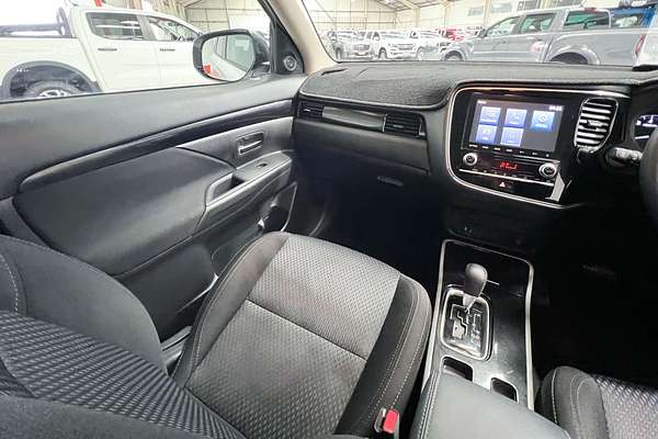 2021 Mitsubishi Outlander LS ZL