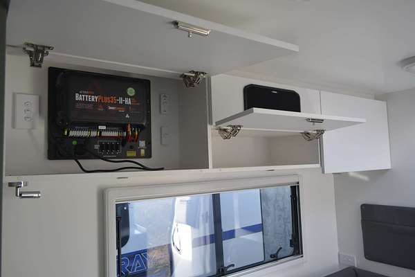 2025 New Age Manta Ray 18ft Embark MY25