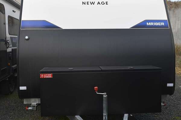 2025 New Age Manta Ray 18ft Embark MY25