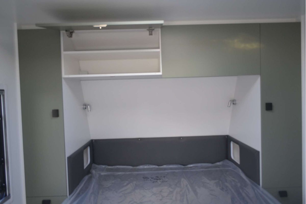 2025 New Age Manta Ray 18ft Embark MY25